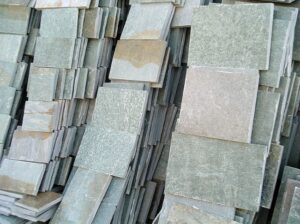 ορθογωνισμένη πλάκα Καρύστου πράσινη