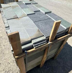 ορθογωνισμένη πλάκα Καρύστου γκρι